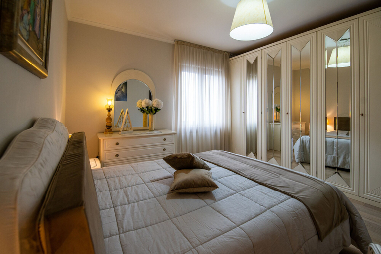 Bedroom 2, B&B IULIA FELIX, Napoli