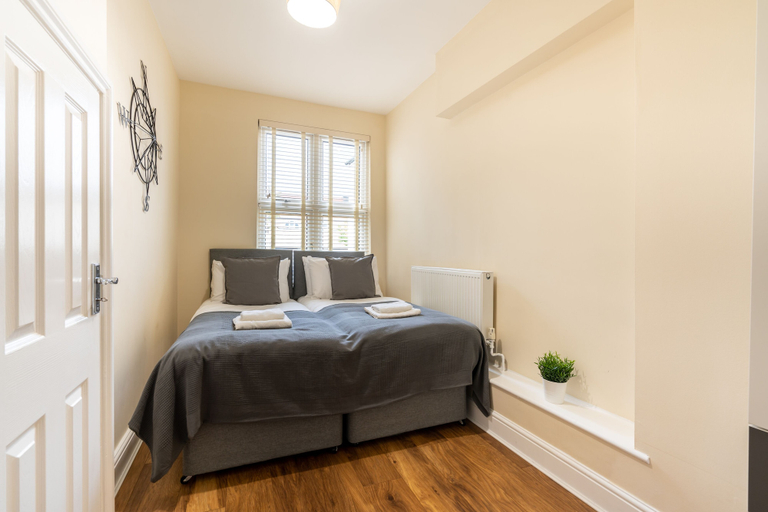 Bedroom 3, 9B St Marks Road, London