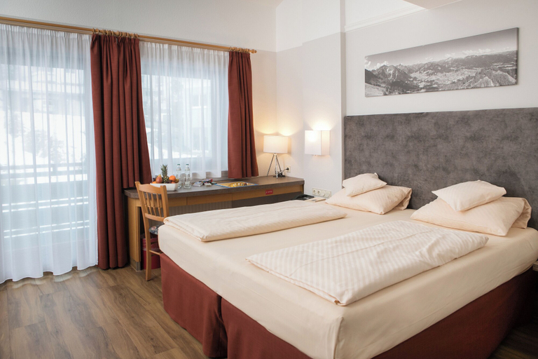 Bedroom 3, IFA Alpenrose Hotel Kleinwalsertal, Bregenz