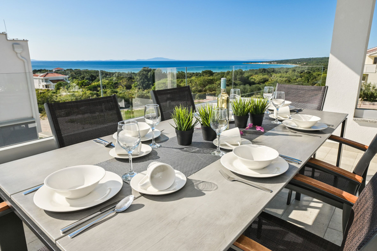 Food & Drinks, Funtastic C Apartment with Pool and Terrace, Novalja