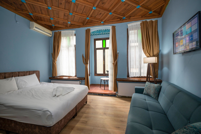 Bedroom 4, Taksim Antique Hotel, Beyoğlu