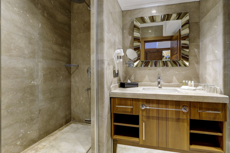 Bathroom 4, Days Hotel by Wyndham Istanbul Maltepe, Kartal