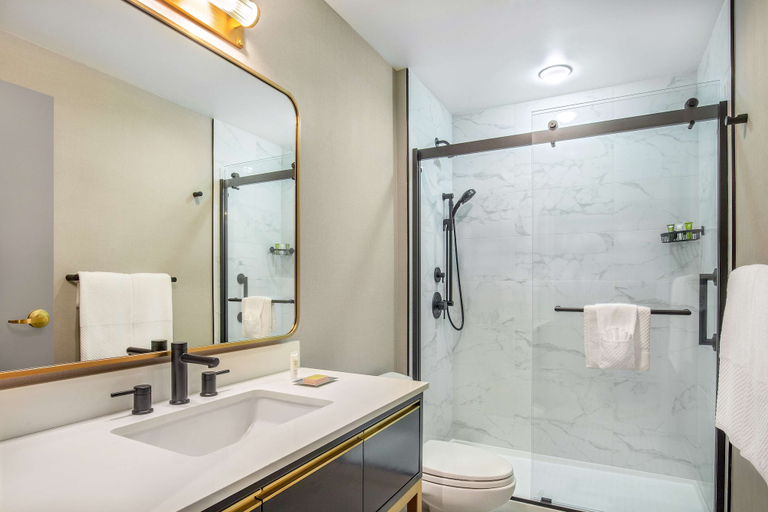Bathroom 5, The Dagny, Boston