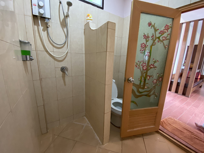 Bathroom 4, Phuchawee Lanta Villa, Ko Lanta