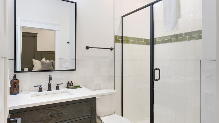 Bathroom 4, Balsam Lake Lodge, Polk