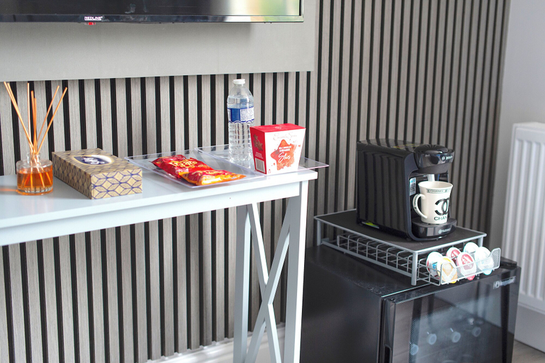 Food & Drinks 5, The Pond House - Ensuite Rooms, London