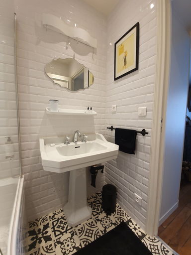 Bathroom 5, Chez Pepe Merle, Paris