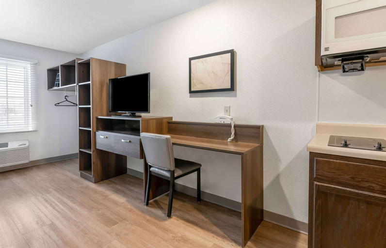 Dining Room 25