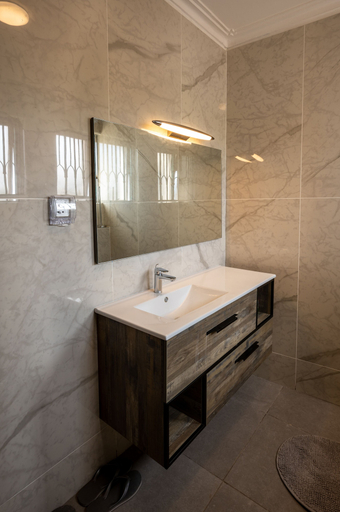 Bathroom 5, Nyali Villa, Nyali