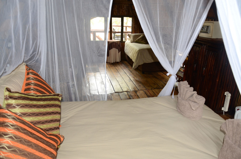 Bedroom 4, Pezulu Tree House Lodge, Mopani
