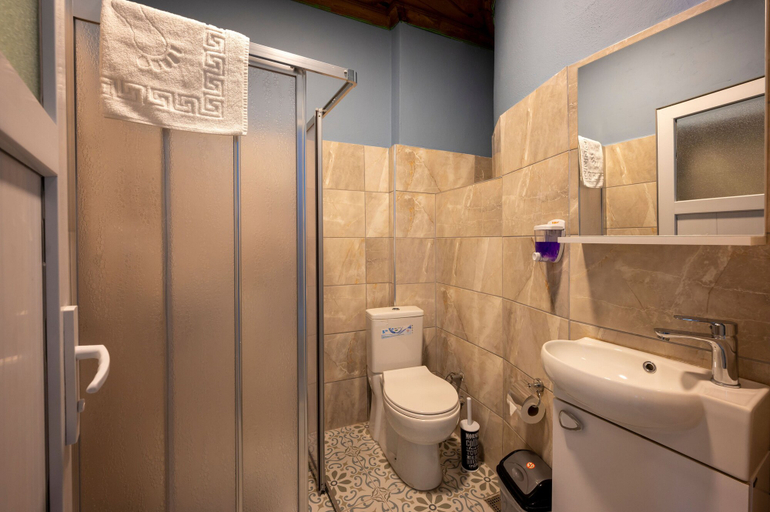 Bathroom 5, Taksim Antique Hotel, Beyoğlu