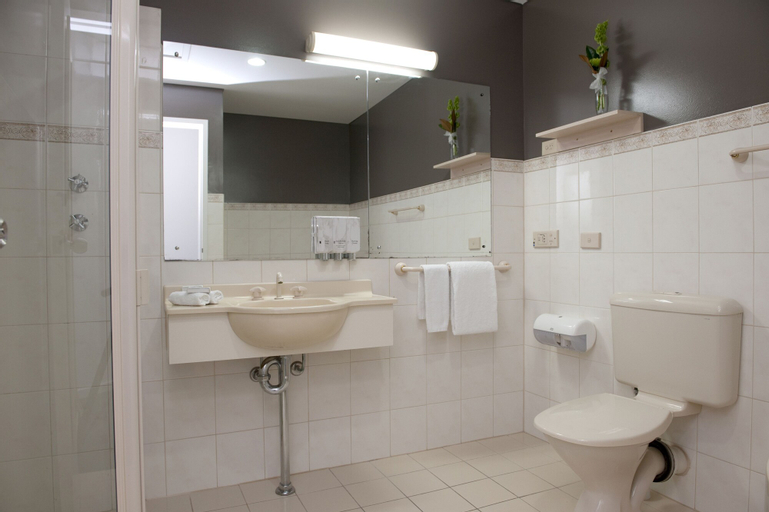 Bathroom 7
