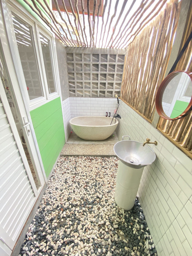 Bathroom 4, Palagan Huis, Sleman
