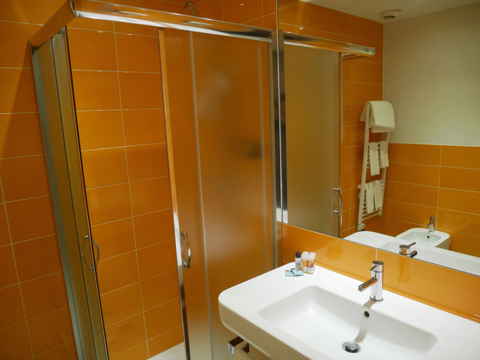 Bathroom 5, Blue Shades Aparthotel, Pisa