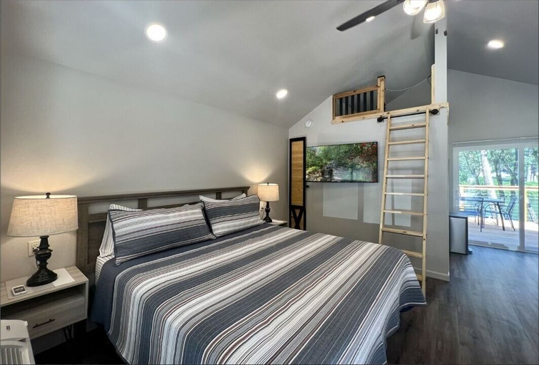 Bedroom 3, Rogue River Resort, Josephine