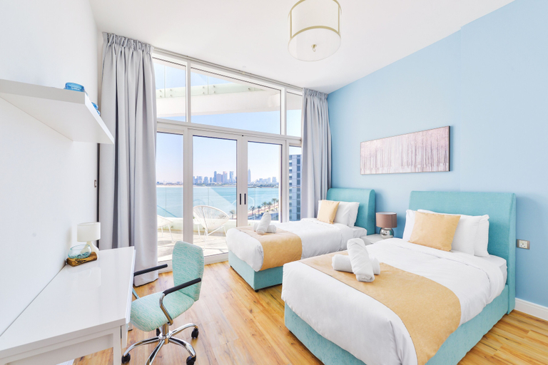 Bedroom 4, Ultra Luxury Palm - Mina Azizi Beachfront - Private Beach and Pool, Dubai