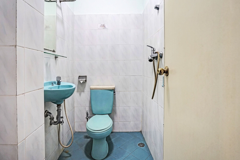 Bathroom 3, Hotel O Wisma Bari, Palembang