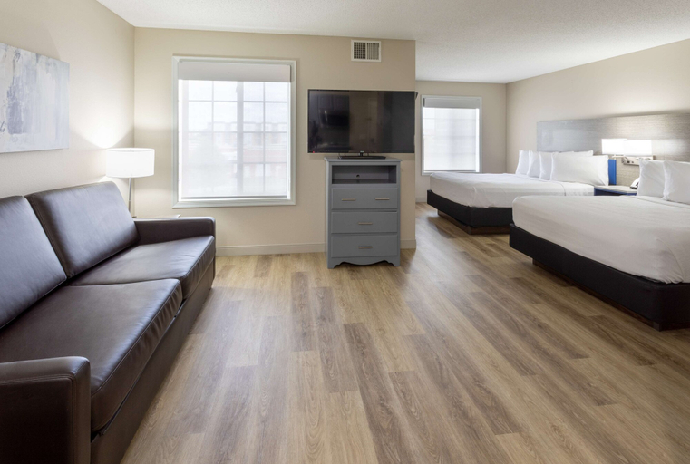 Bedroom 2, GrandStay Hotel and Conference, Dakota