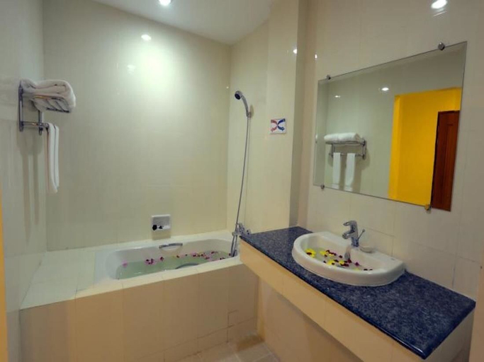 Bathroom, Apex Hotel, Naypyitaw