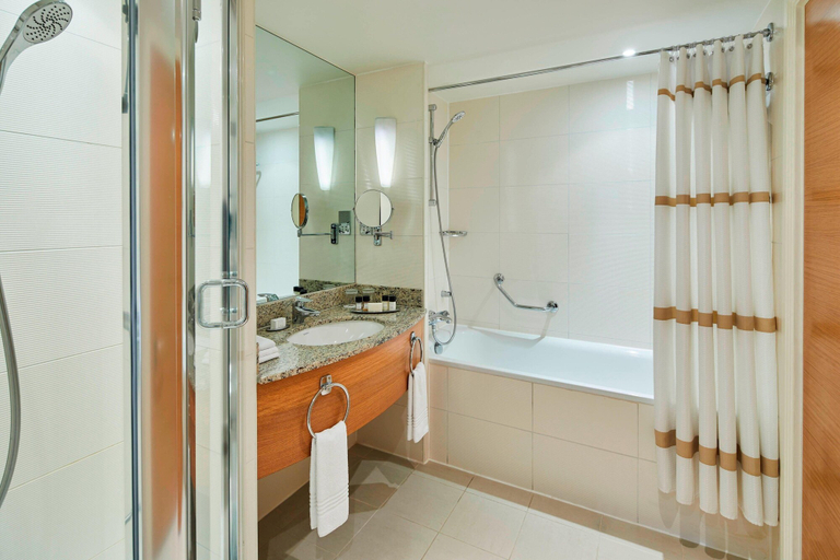 Bathroom 4, London Marriott Hotel Canary Wharf, London