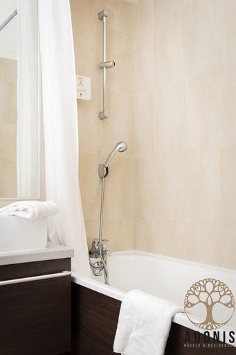Bathroom 5, Adonis Gapotel, Hautes-Alpes