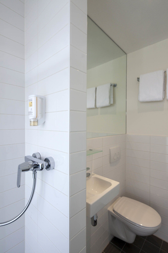 Bathroom 4, easyHotel The Hague City Centre, The Hague
