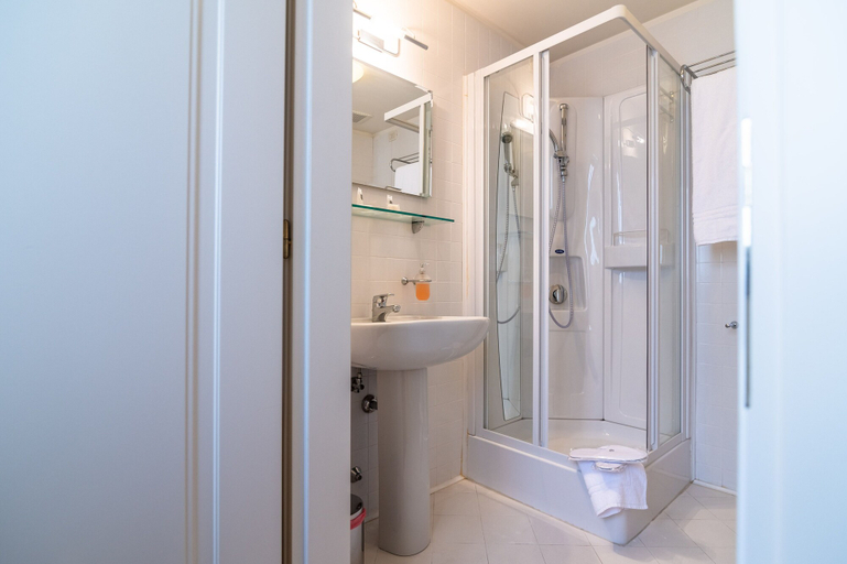 Bathroom 5, Le Camere di Villa Ca'Zenobio, Treviso