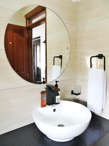 Bathroom 3, Zendo Suite, Starehe