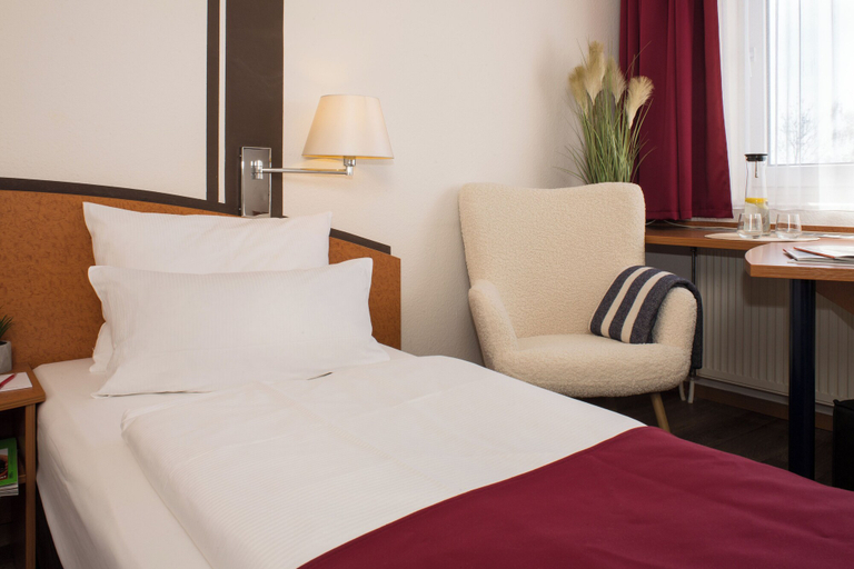 Bedroom 3, Mühlenhotel Halle Leipzig, Saalekreis