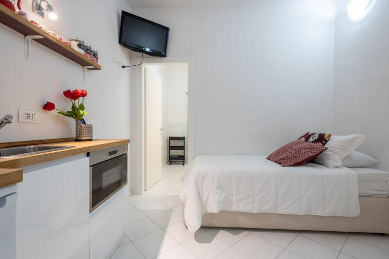 Bedroom 4, Belledonne Apartment, Florence