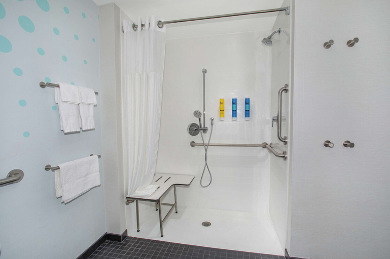 Bathroom 9