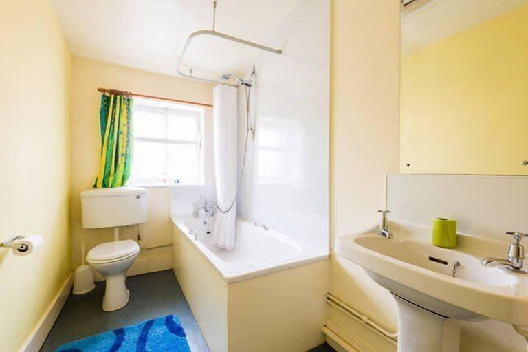 Bathroom 4, Strathpeffer Holiday Cottages, Highland