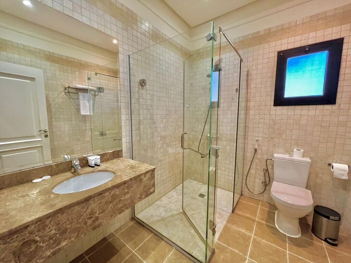 Bathroom 4, loren serviced Apartment Corniche, Jeddah