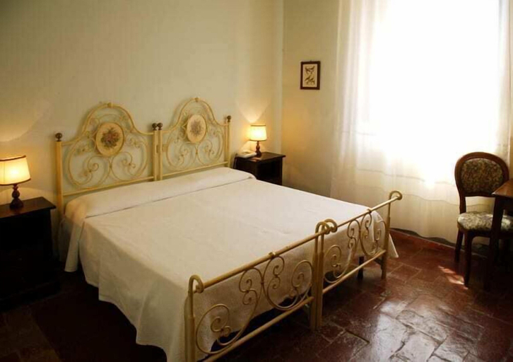 Bedroom 2, Borgo Radda, Siena