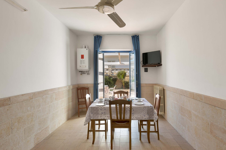 Dining room, 3179 Residence La Scogliera - Bilocale by Barbarhouse, Taranto