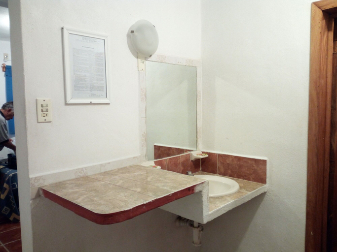 Bathroom, Azul Hotel & Restaurante, Carmen
