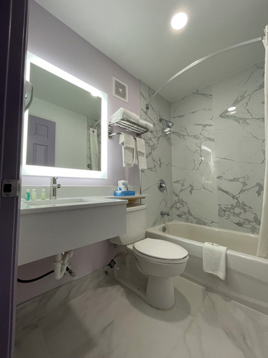 Bathroom 5, Quality Inn - Denton, Denton