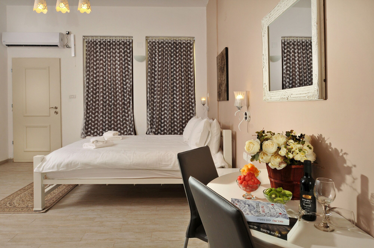 Bedroom 4, Zimmer BaSadot