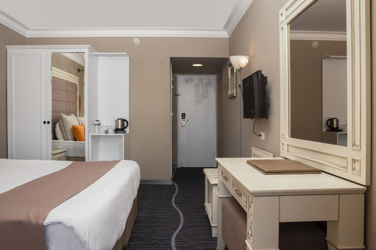 Bedroom 4, Suhan Seaport Hotel, Kuşadası