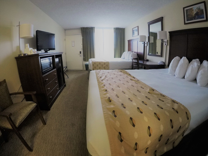 Bedroom 2, Days Inn by Wyndham Frederick, Frederick