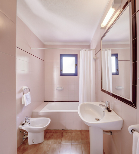 Bathroom 4, Insotel Club Maryland, Baleares