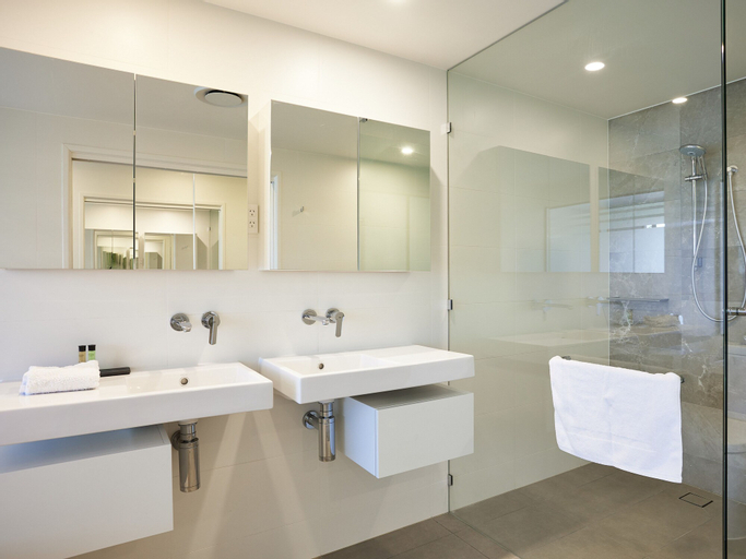 Bathroom 4
