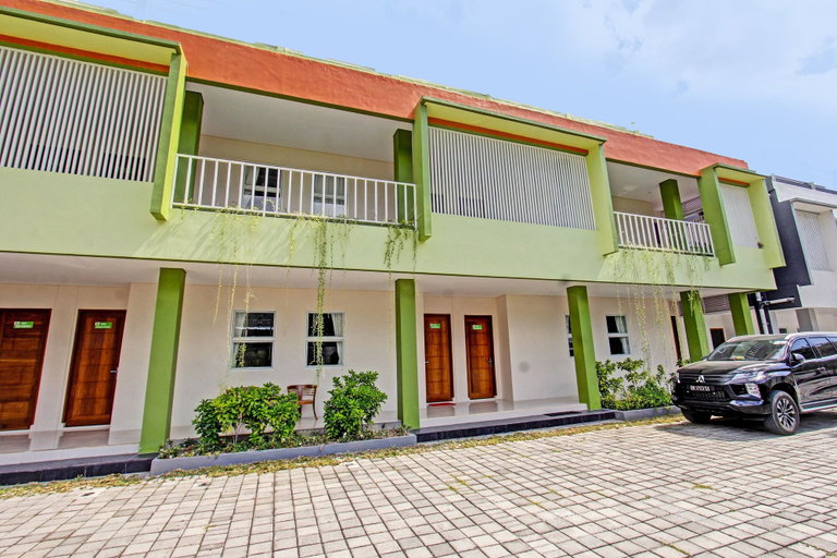 Exterior & Views 1, Capital O 91384 Rintaka Residence, Lombok