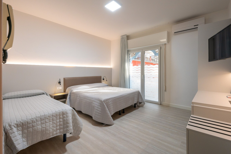 Bedroom 3, Hotel Maxim, Venezia