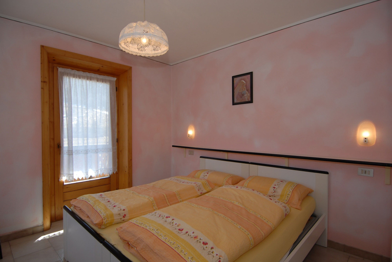 Bedroom 2, La Fonte, Sondrio