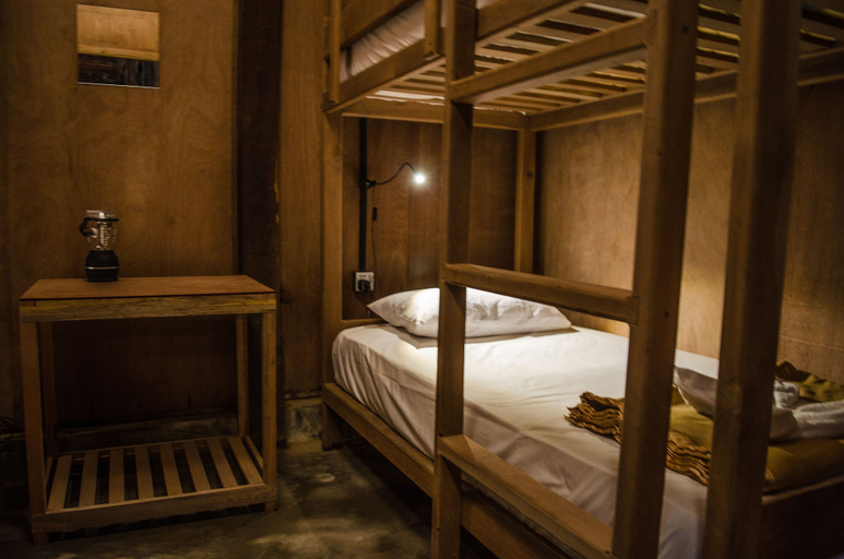 Bedroom 4, Hardwood Lodge - Hostel, Taunggye