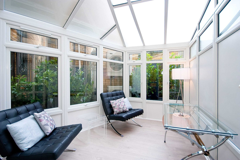 Others 2, Stunning 2 Bed-hosted by Sweetstay, London