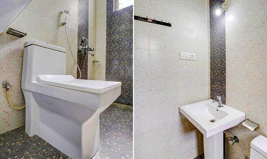Bathroom 3, Fabhotel Woods Regency, Pune