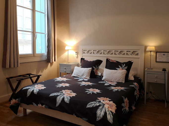 Bedroom 3, Hôtel de l'Amphithéâtre, Gard