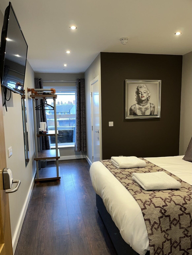 Bedroom 5, The Vine Hotel, Lincolnshire